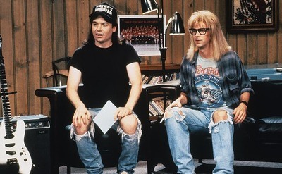 /backstage-stories/shwing-a-look-into-waynes-worlds-most-iconic-scene/img/waynesworld01_MobileImageSizeReigNN.jpg